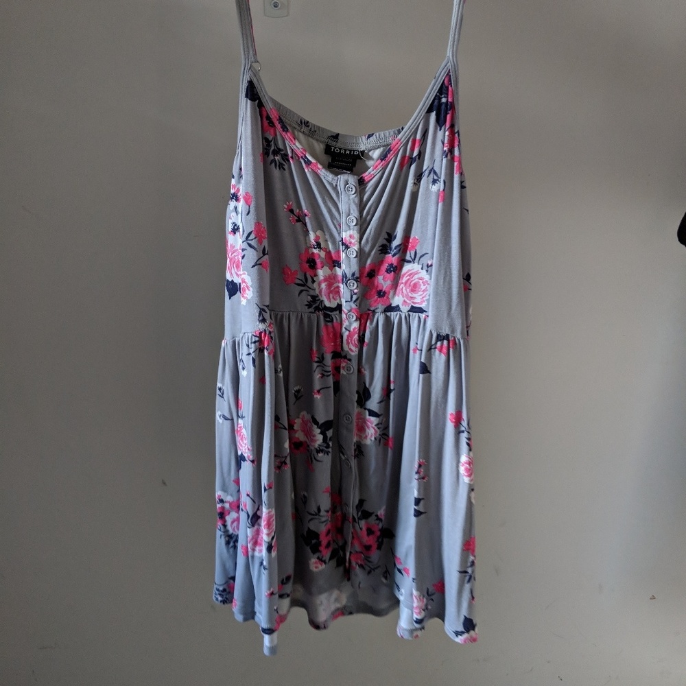 Torrid gray pink and navy floral tank top